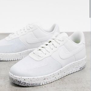 Air Force 1’s Crater. Summit White Unisex. Women’s 8.5 Men’s 7